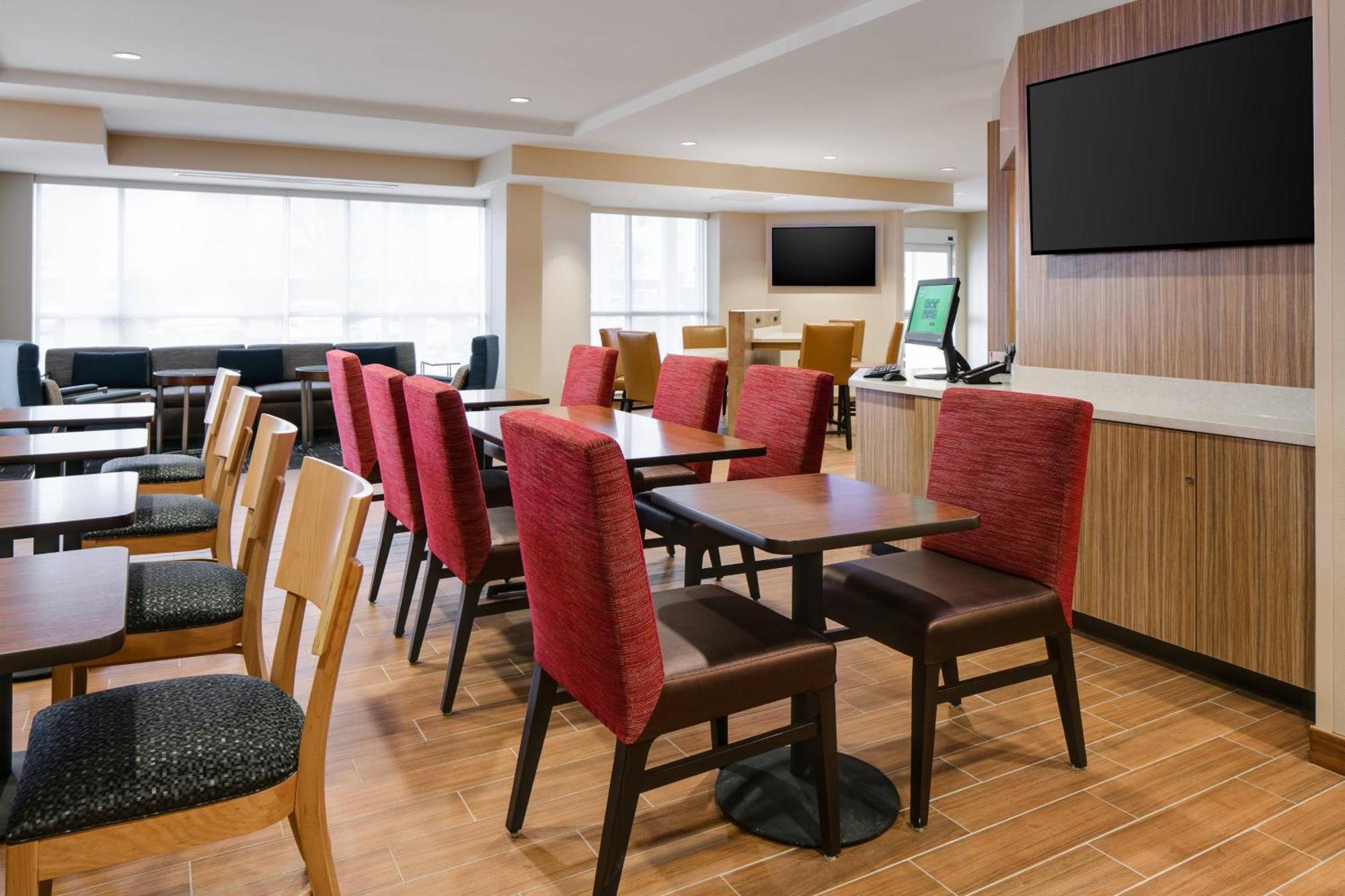 Towneplace Suites By Marriott Kansas City Airport Экстерьер фото