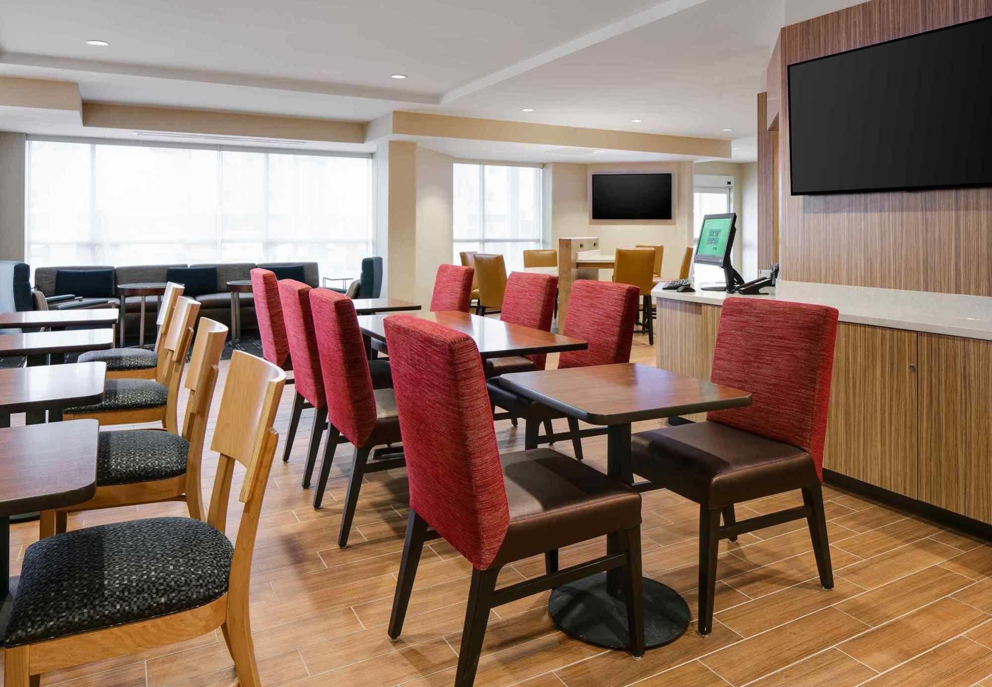 Towneplace Suites By Marriott Kansas City Airport Экстерьер фото